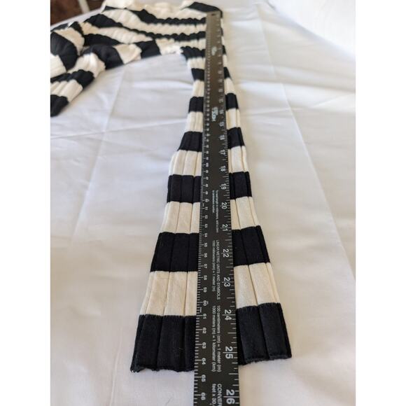 Black N White Stripe Overly Long Sleeve Sweater Sz M Witchy Emo Whimsygoth - Picture 5 of 6